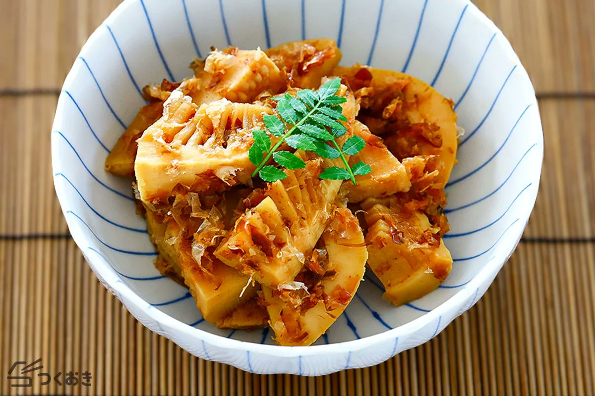 tsukuoki's tweet photo. 春の定番。かつお節の香りと、しみじみおいしい甘辛味。

『たけのこの煮物（土佐煮）』🥢

味しみよく仕上がるコツも紹介しています。

レシピはこちらから👇
https://t.co/RfpSqywTOo https://t.co/NOMZiAyCbk