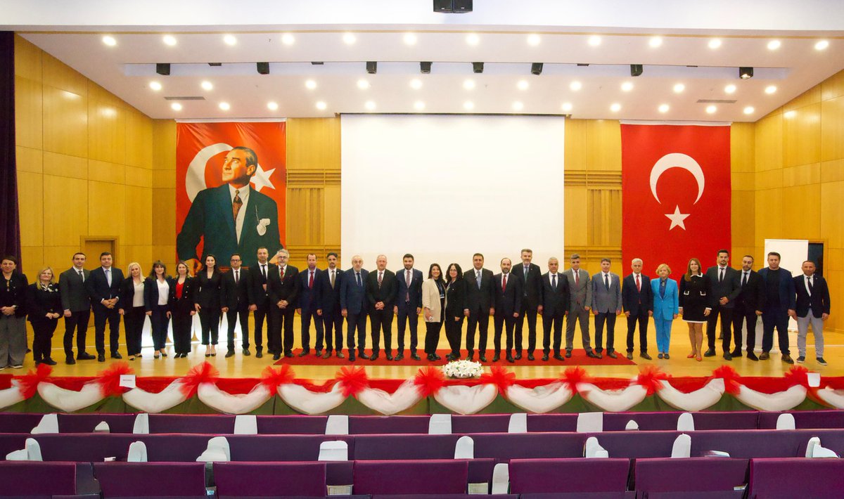 istanbulilmem's tweet photo. 🔺️İl Millî Eğitim Müdürümüz Murat Mücahit Yentür’ün başkanlığında, özel okul müdürlerimize yönelik “Koruyucu ve Önleyici Rehberlik ile Psikososyal Hizmetler İl Eylem Planı” bilgilendirme toplantısı gerçekleştirildi.

📍 Doğa Koleji Acıbadem Kampüsü

@tcmeb @Yusuf__Tekin @MucahitYentur