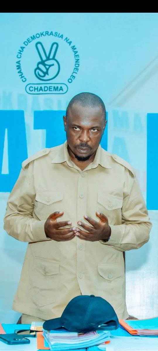 CaptainTeshaa's tweet photo. wataalam wa body Language wanatuambia Hii Sura ya Heche ina maanisha

(i) I mean business

(ii) I am not backing down

(iii) I am confident

(iv) I am deeply serious about it

(v) I am mature and stronger https://t.co/YXjQgRbaVN