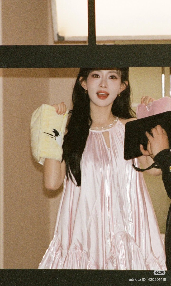 OnlyMengZiYi tweet media