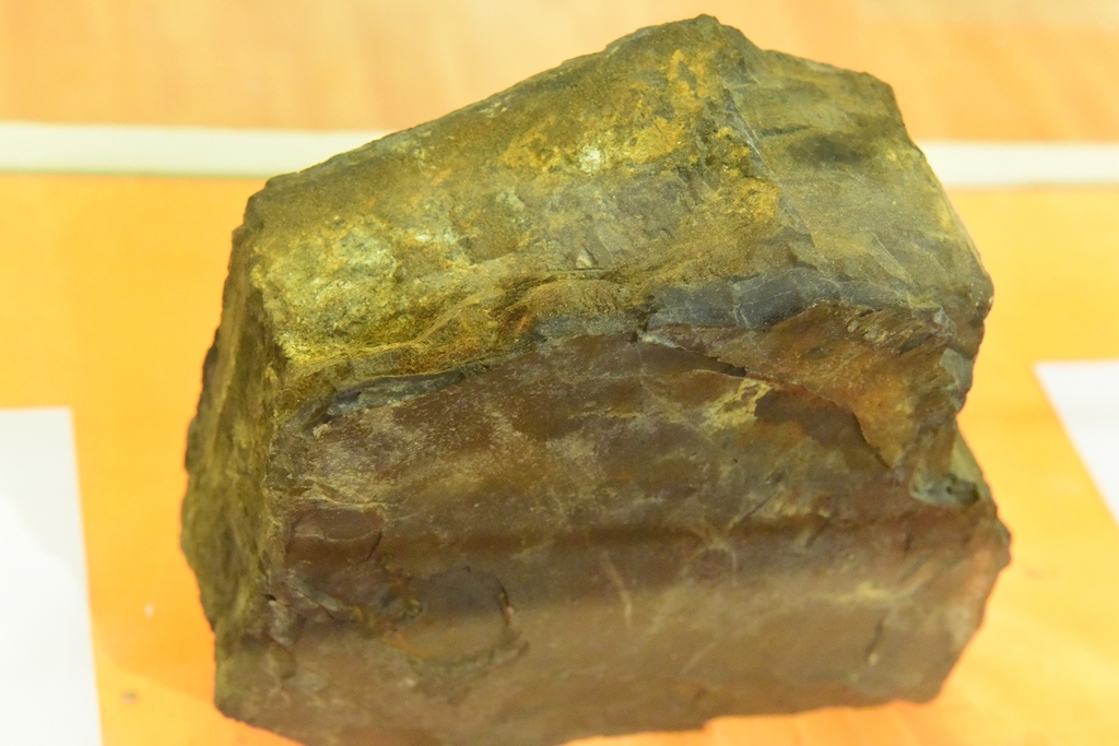 ChinaDaily's tweet image. China leads the world in reserves of 14 mineral types and production of 17 types, Ministry of Natural Resources says. #resource