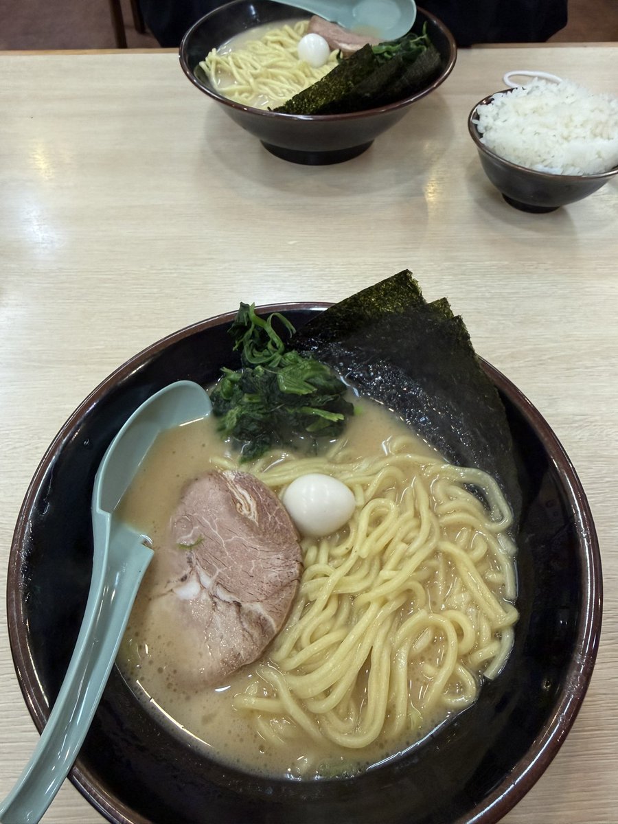 ば み tweet media