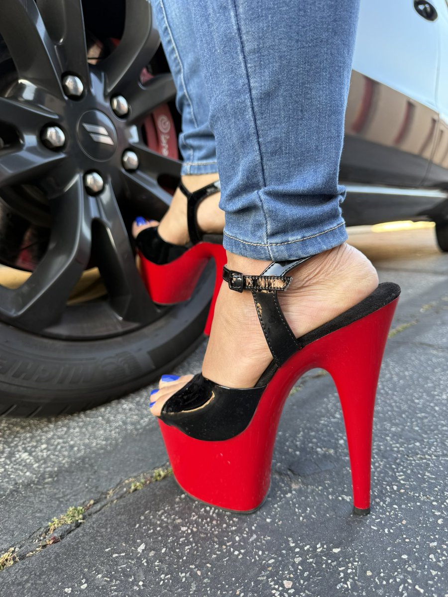 Cali_Hotwife_Heels tweet media