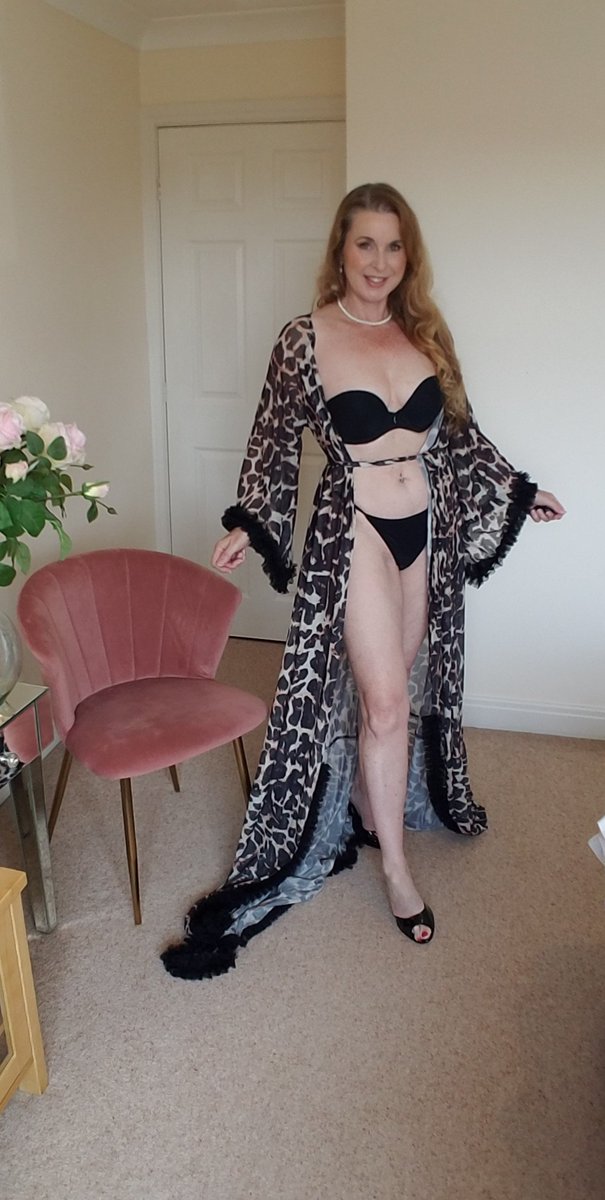 Sharon janney tweet media