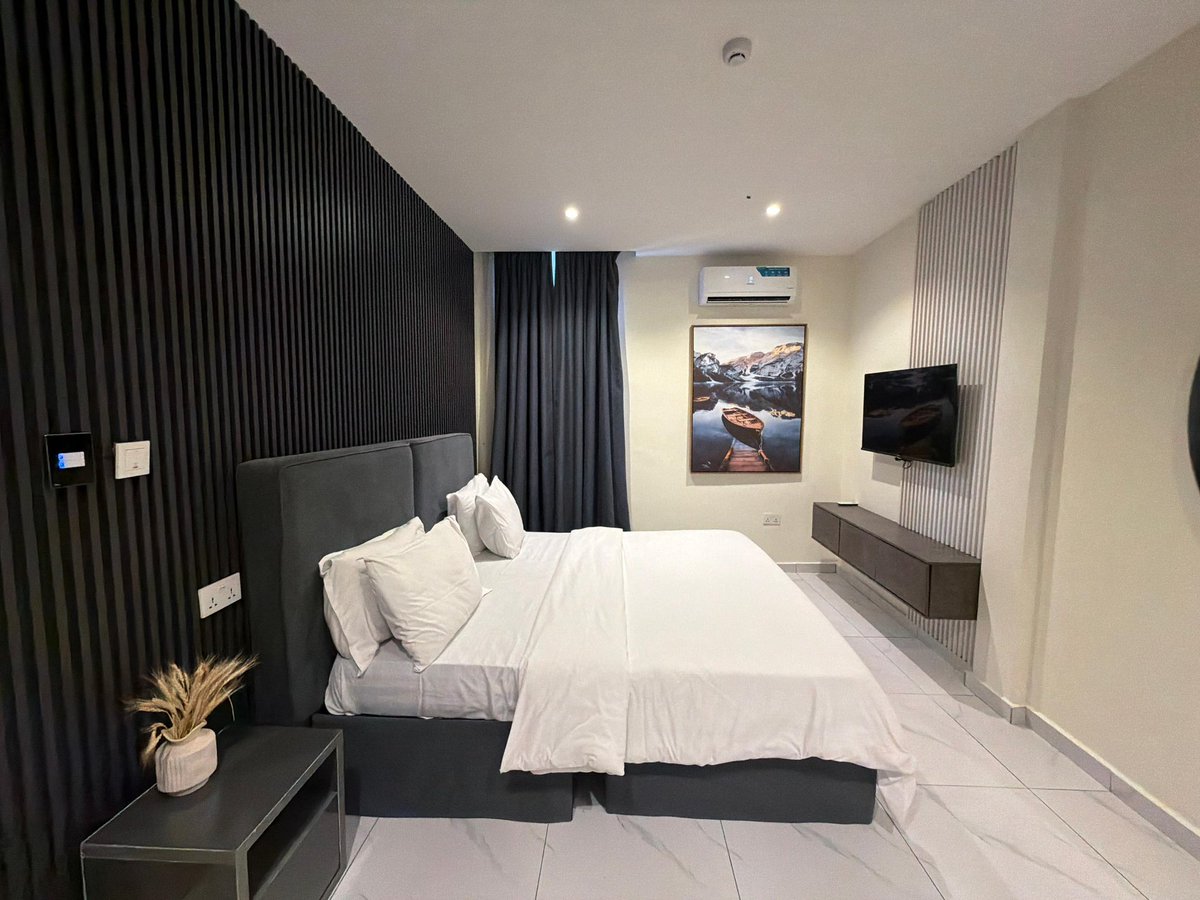 krystal1012002's tweet photo. Luxe 2 bedroom apartment with suspended swimming pool at Akin Leigh street off Admiralty way, Lekki phase 1.
-Your Shortlet Experience Curator 

#shortletlagos #lagosshortlet #shortletinlekki #airbnbinlekki #shortletplug https://t.co/v6MbFvOY1a