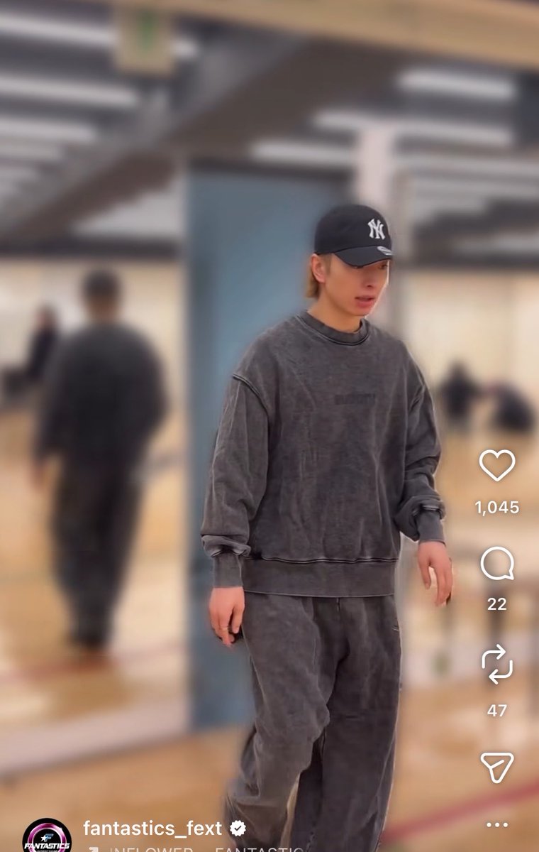 FANTAsummer09's tweet image. 颯太くん言い慣れてない感すごいww🤣💕
そんなこと言わないもんね颯太くん🤭
なのに失格されてるのかわいそう（笑）
慧人くんは鏡越しの「脱げちった」可愛すぎる🤭
#FANTASTICS
#Sunflower
#SUNFLOWER
#SF_FNT
#中島颯太
#木村慧人