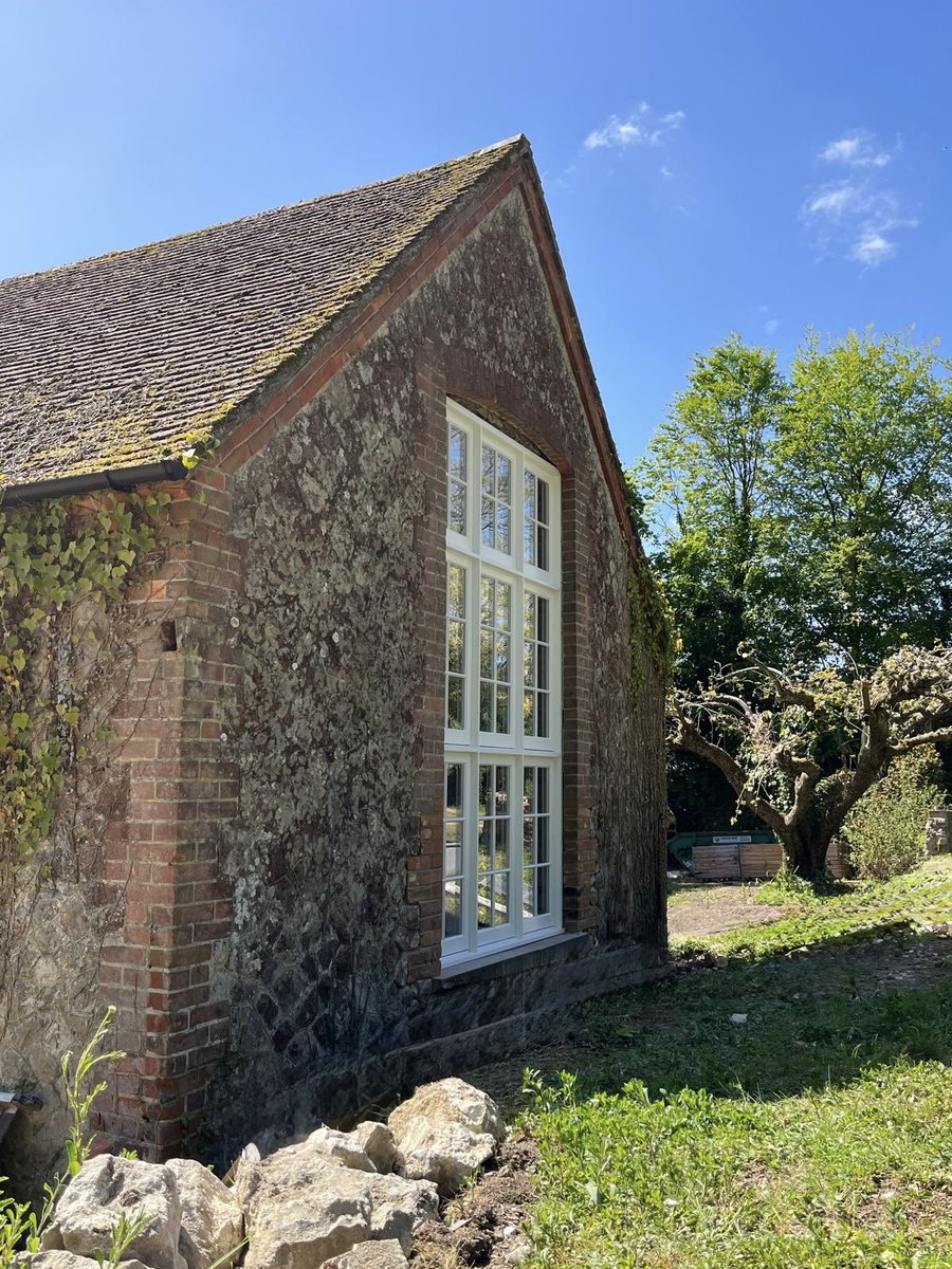 spittlywood_ltd's tweet photo. Check out these stunning heritage windows crafted for a listed building! While we’re not done yet, we couldn’t resist sharing this glimpse of the craftsmanship from Spittlywood Ltd.

#HeritageWindows #Craftsmanship #Spittlywood #RedGrandis #ListedBuilding #ProjectInProgress https://t.co/5TyuIjNT6I