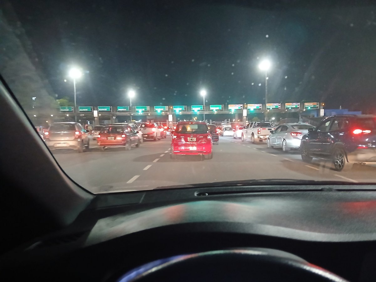PistuloDenfuste's tweet photo. @jotaleonetti @AUSA 6 am. ¿Para cuándo sin barreras en Panamericana? https://t.co/CoQdUUrNgr