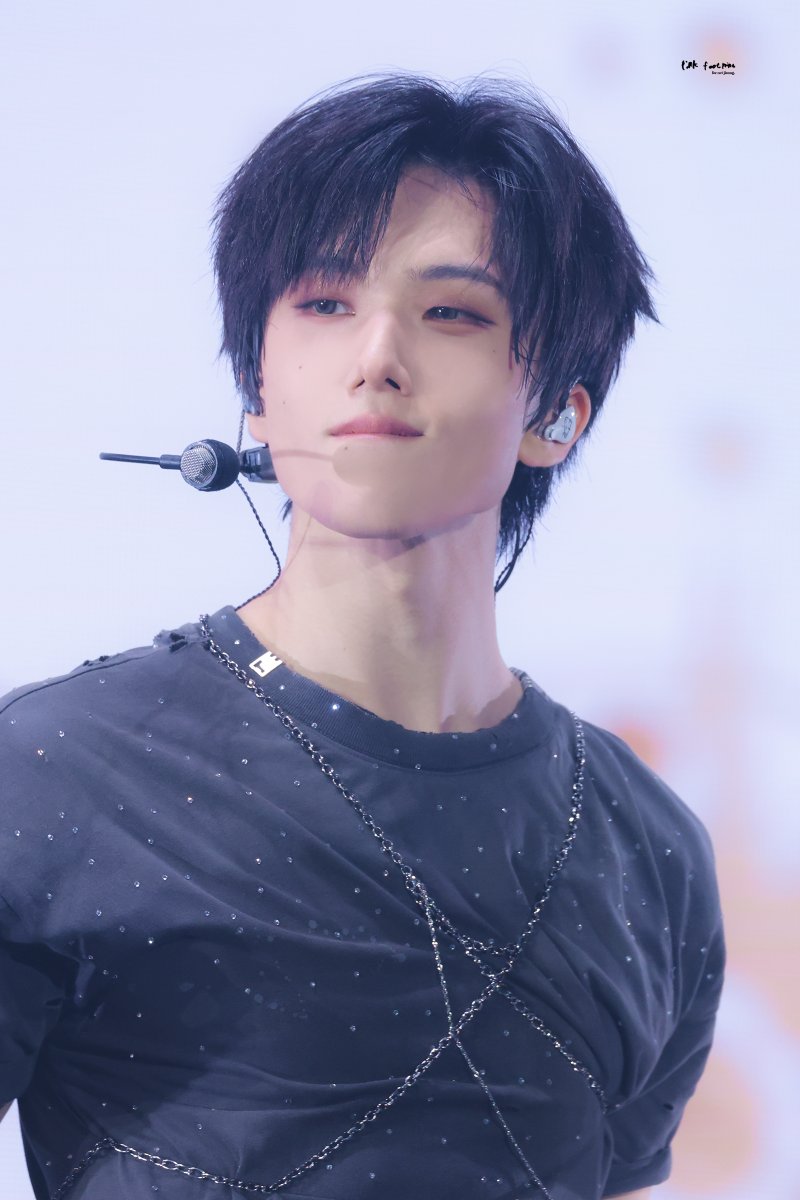 pink footprint.🐾 tweet media