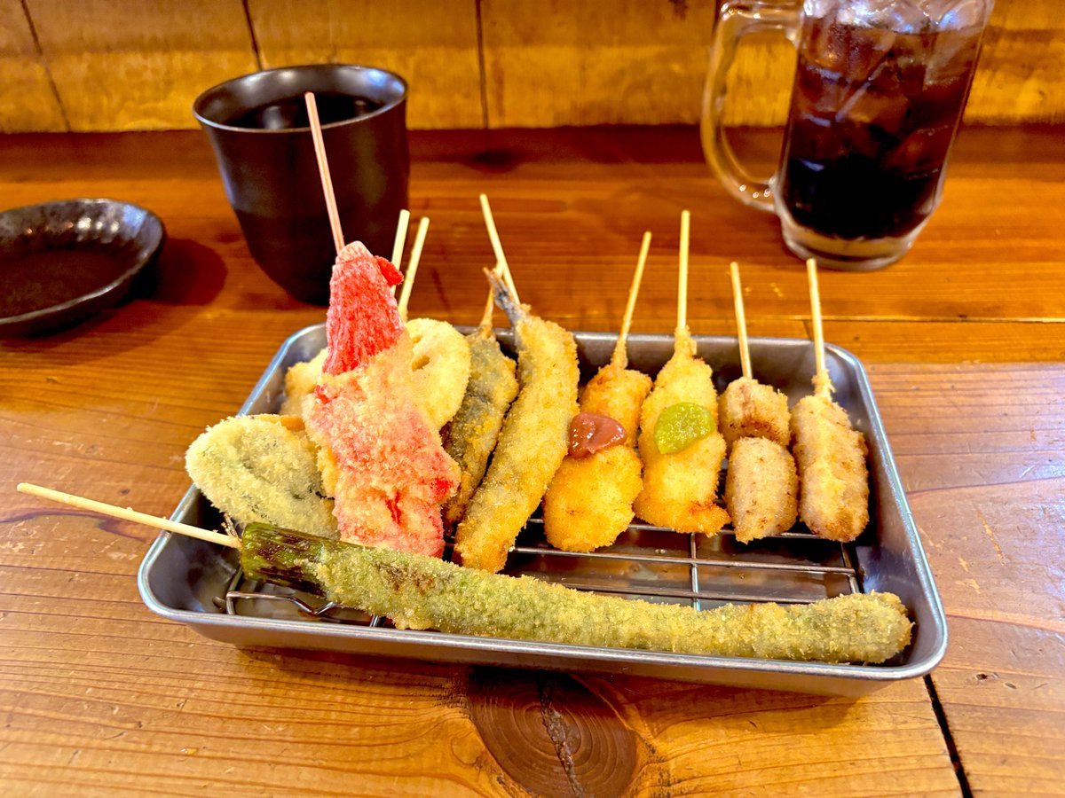 BoyBallroom's tweet photo. 揚げもの、粉もの、ソースの波に溺れて、
多分+2kgぐらいかもですが明日からダンスとトレーニングして帳尻合わせます🫠

これから東京🗼戻ります https://t.co/eml99PvqB2