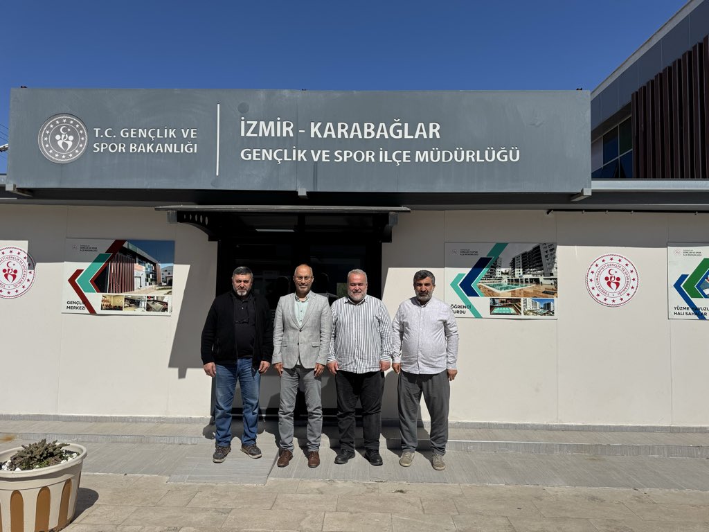 burhander's tweet photo. Burhander olarak, İzmir Karabağlar Gençlik ve Spor ilçe Müdürü Sayın Faruk Eşlik beyi ziyaret ettik. https://t.co/W4Sajk21q1
