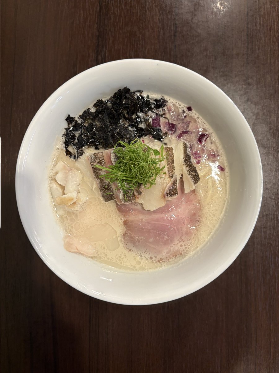 麺や でこ tweet media