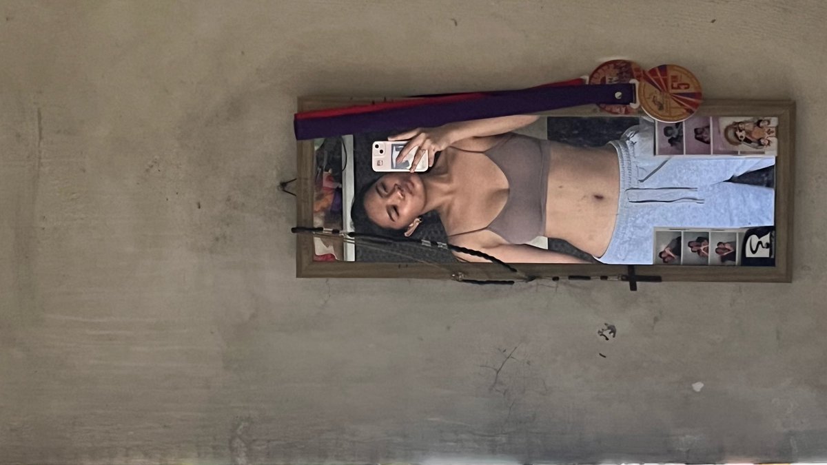 jaeklyz's tweet photo. workout!!! day 1, it burns ofc. but that burn feels so good :p https://t.co/OXwU10WXAE