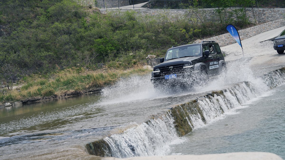 GWMGlobal's tweet photo. Challenge accepted. 🚙💨
Rocky trails? Rushing waters? No fear.
GWM brings super performance+advanced intelligence.

Drive with confidence. Go Like a Pro.
You have to try it for yourself.

#GWM #GoWithMore #GWMHAVAL #GWMTANK #GWMORA #GWMPOER #GWMWEY #Offroad #supercars https://t.co/KuxJgLXrWN