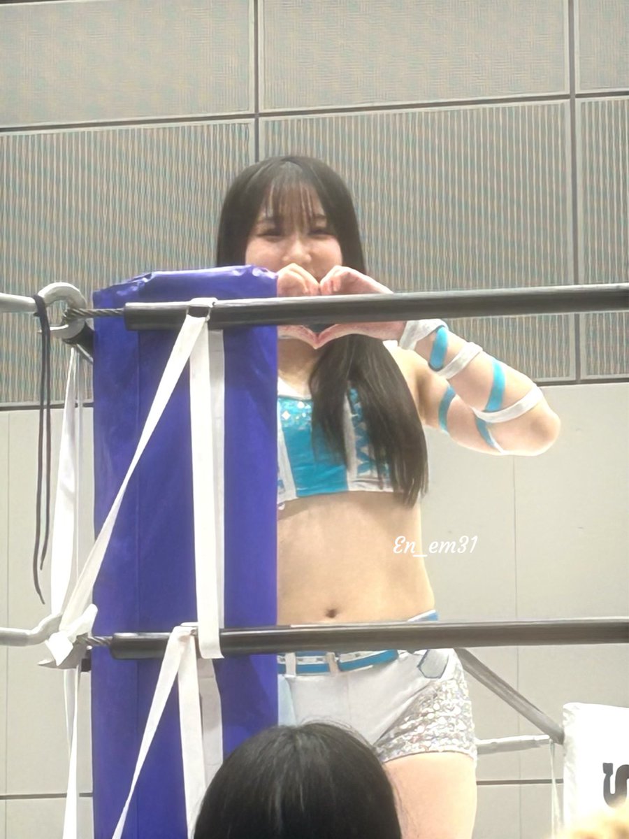 え な . tweet media