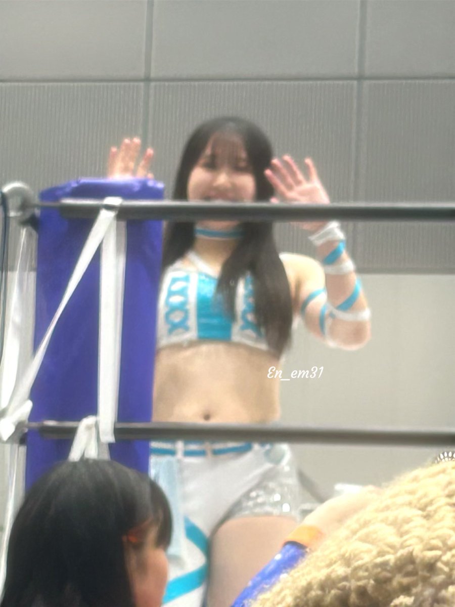 え な . tweet media
