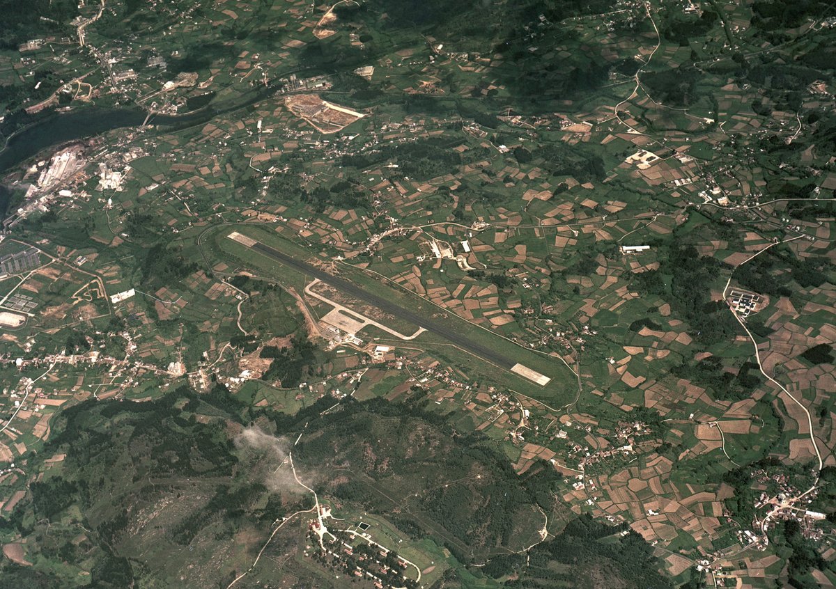 santiagogrial's tweet photo. Lembremos que Alvedro (debería ser Albedro) é un lugar da parroquia de San Xián de Almeiras, en Culleredo. Os outros núcleos son Carcabelos, A Choeira, A Marisqueira, Ombre, O Río da Cova, A Silva, A Telva e Vigovidín. 

(Foto na Galiciana, do 10 de maio de 1973) https://t.co/kThTS0Bkq5