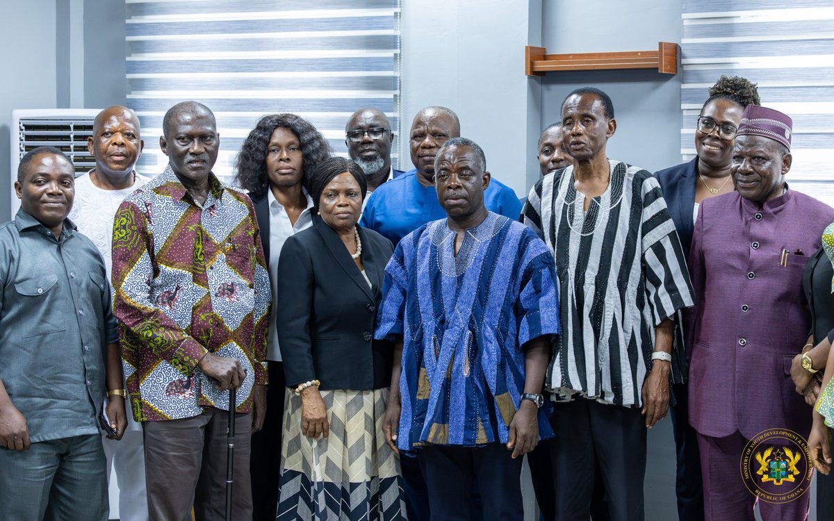 Civil Service Council paid its first-ever visit to the Ministry of Youth Development &amp; Empowerment. Hon. Pablo <a href="/georgeoaddo/">Pablo ✌️</a>
 presented the ministry’s mandate, ongoing youth programmes and key challenges, while calling for better conditions for the hardworking staff..
#YouthPower