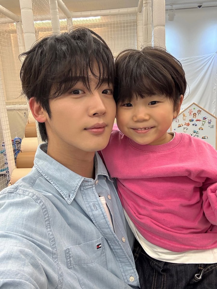요한너의뒤에서@sajlove tweet media
