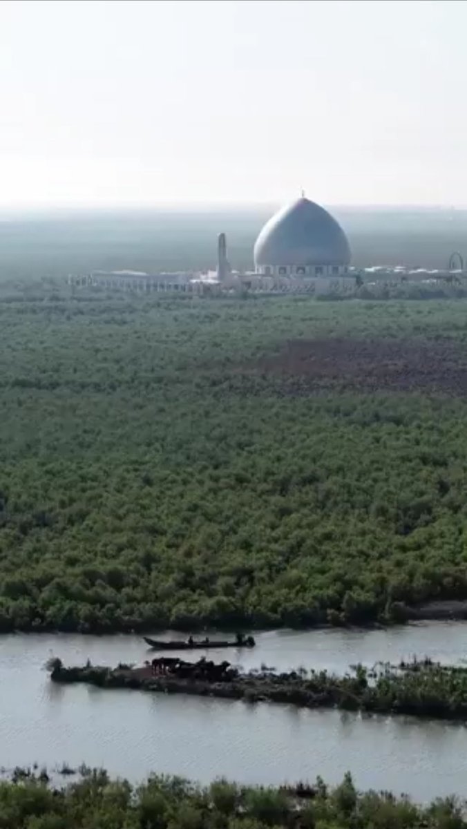 AMBcancun's tweet image. #ÚLTIMAHORA #IRÁNWAR 🚀💥

Irán destruye los radares HAARP estadounidenses y pone fin a la sequía.
El año pasado, Irán sufrió la peor sequía en 50 años, que provocó una grave hambruna y un aumento drástico en los precios de los alimentos. Fue el caldo de cultivo perfecto para