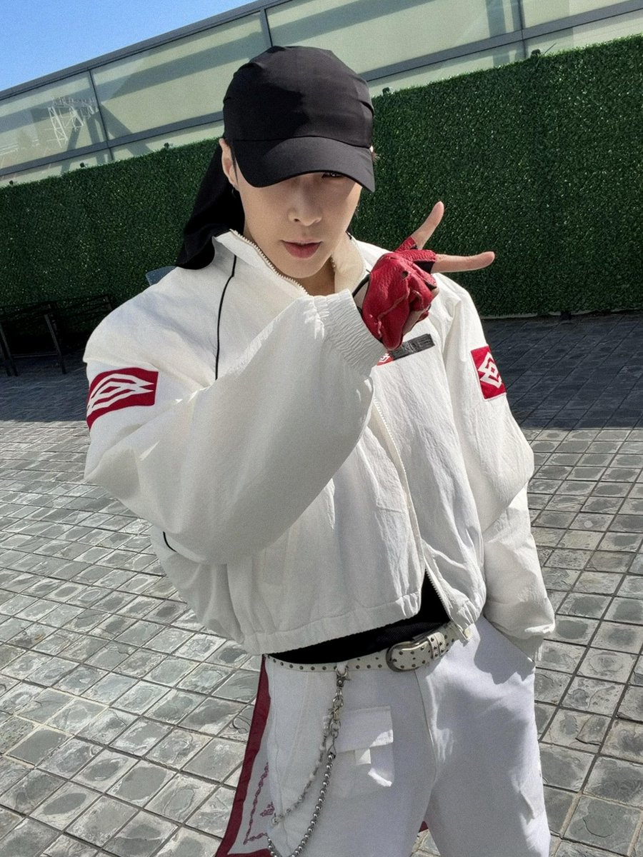 Lay Zhang Base 🚢⚓ tweet media