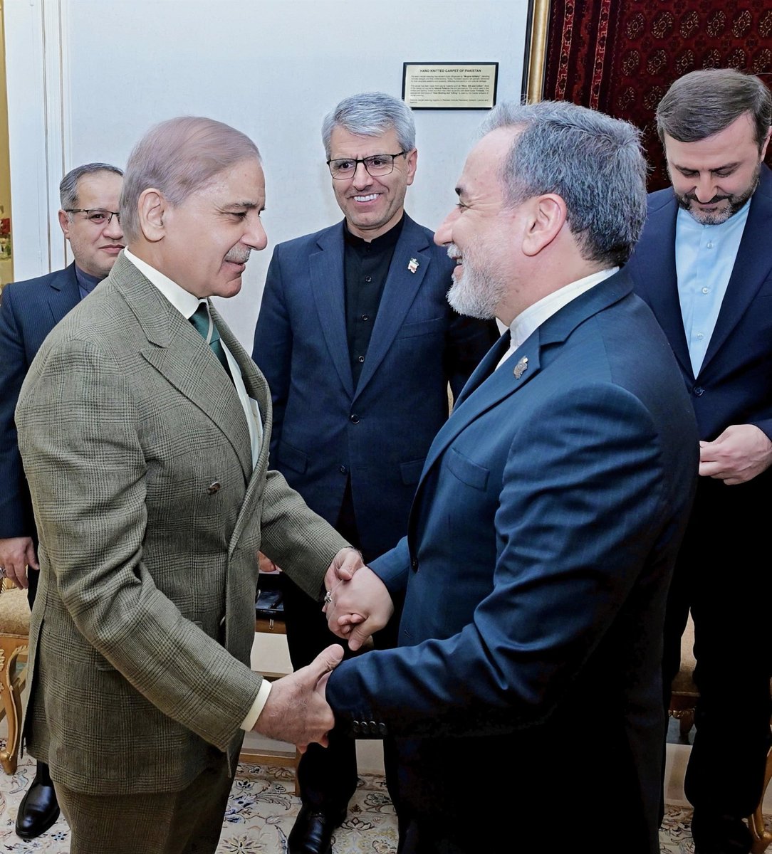 Hamna Malik tweet media