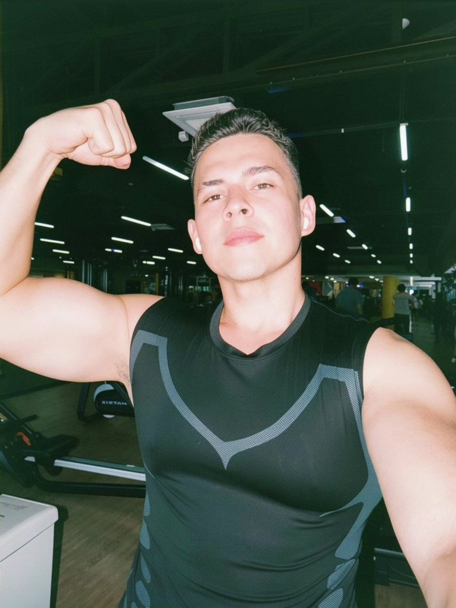Gaboxrock's tweet photo. ,💪💪💪 https://t.co/H7LNVMG7zL