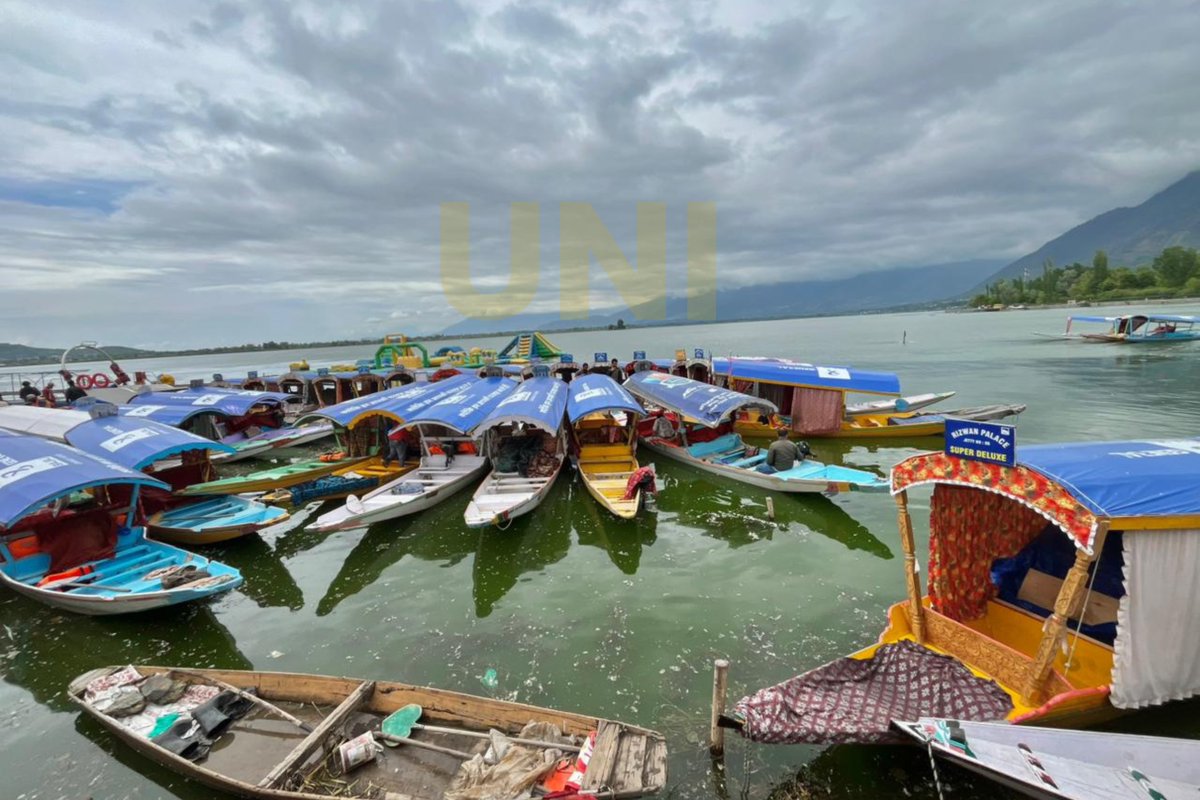 UNI_Photos's tweet image. In Photos | Shikaras lie anchored along the banks of Dal Lake as clouds hover overhead in Srinagar.

📸: Shah Junaid / UNI

#DalLake | #Srinagar | #Kashmir | #Shikara | #JammuandKashmir | #UNI