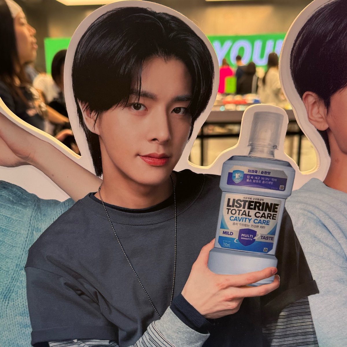 tomatbanana's tweet image. 💙💚
#Sunghoon #Jake 
#Enhypen #Listerine #oliveyounghongdaetown
#backstagepopup