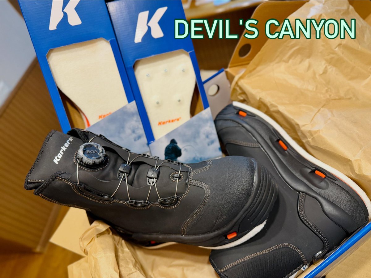 native107's tweet photo. お疲れ様です♪

お世話になっているC&amp;F DESIGN様より
デビルズキャニオンと替ソールがGW前に
届きました🎶

このウェーディングシューズは一度履いて
しまうと他のシューズが履けなくなってしまう
正にデビルの名がピッタリなシューズ👿

マグネティックスプーンケースもNewギーガ
13.8gにピッタリ😁 https://t.co/Rw2uHGsFI9