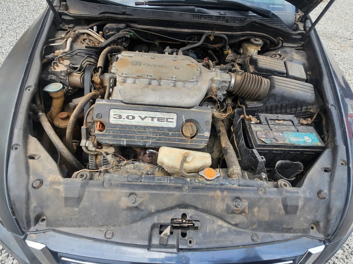 Abdulrahim19648's tweet image. ‼️Mad Distress alert ⚠️ 
Honda DC 2007 V6 with untampered and gear Ac chilling well Original duty Available 
Panoramic Roof 
👉2.8m 
Location Abacha road Nyanya Abuja deal Car with me Directly
Open for negotiation right now 
#Nigeria #viral #Abuja #Lagos #Auduautoplug