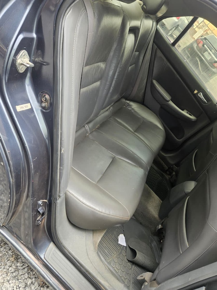 Abdulrahim19648's tweet image. ‼️Mad Distress alert ⚠️ 
Honda DC 2007 V6 with untampered and gear Ac chilling well Original duty Available 
Panoramic Roof 
👉2.8m 
Location Abacha road Nyanya Abuja deal Car with me Directly
Open for negotiation right now 
#Nigeria #viral #Abuja #Lagos #Auduautoplug