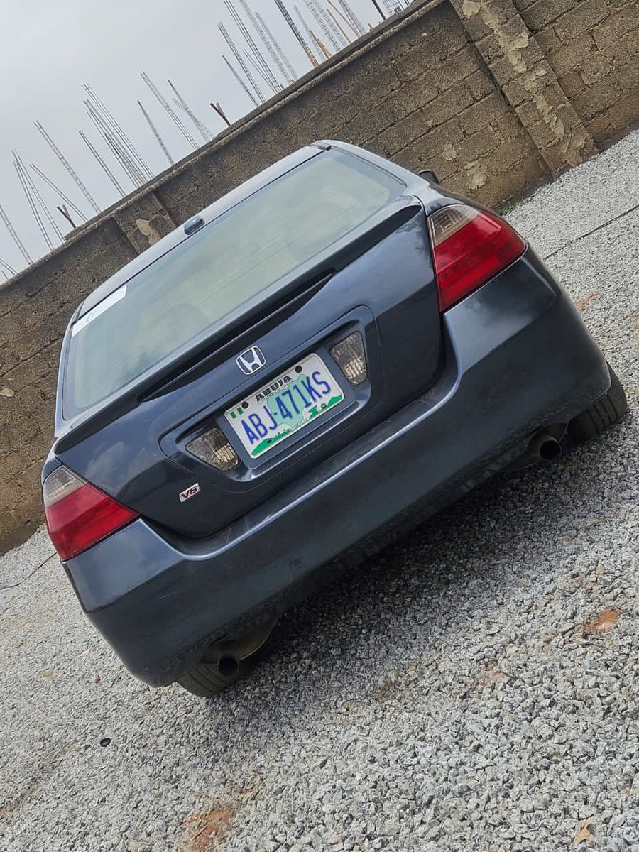 Abdulrahim19648's tweet image. ‼️Mad Distress alert ⚠️ 
Honda DC 2007 V6 with untampered and gear Ac chilling well Original duty Available 
Panoramic Roof 
👉2.8m 
Location Abacha road Nyanya Abuja deal Car with me Directly
Open for negotiation right now 
#Nigeria #viral #Abuja #Lagos #Auduautoplug