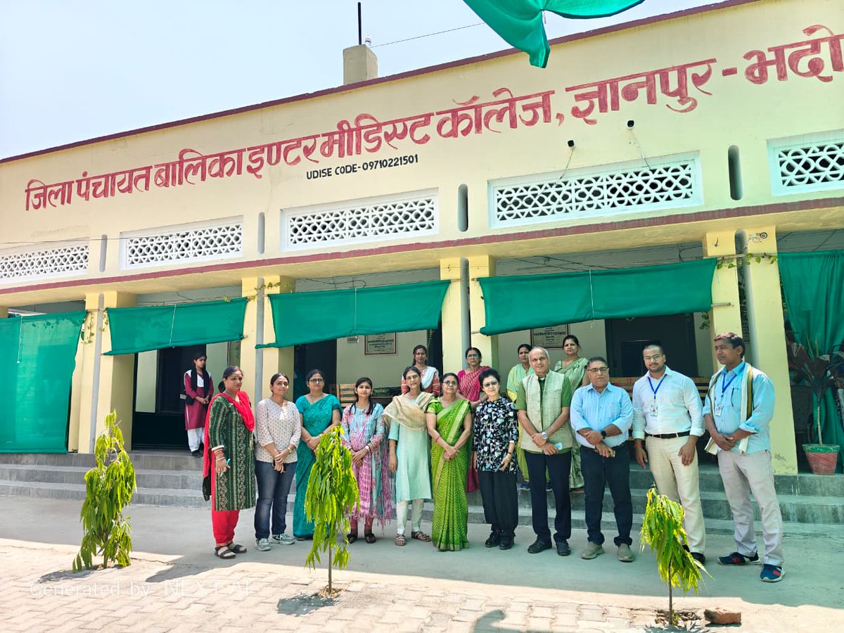 FARFIndia's tweet photo. FARF organized a health awareness program for schoolgirls in Gyanpur. Hanaru Foundation Founder and Social worker Kayako Govindasamy from Japan shared important insights on hygiene and distributed reusable sanitary napkins to 30 selected students. https://t.co/fk8pRXCSol