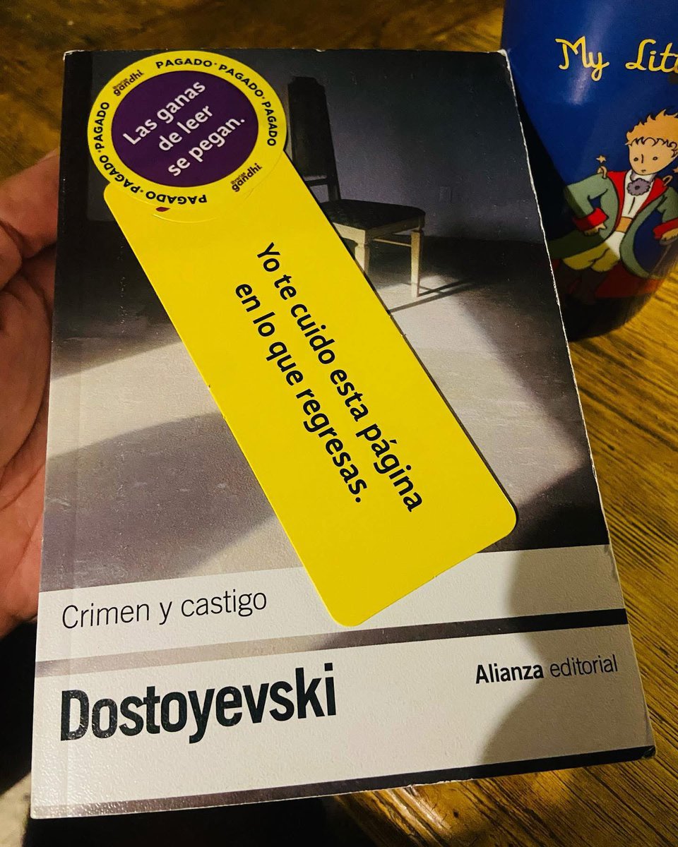 "El hombre lo tiene todo en sus manos y deja que las cosas pasen por delante de sus narices únicamente por cobardía. Me gustaría saber qué asusta más a las personas; creo que especialmente las intimida aquello que se aparta de sus costumbres". 

– Dostoievski