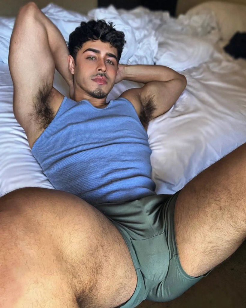 nosotrxsok1's tweet image. ¡Feliz miércoles! 🌞🌈 ¿Qué es lo primero que pensaron al despertar? 😴💭☕

━━━━━━━
► #lgbt #picoftheday #photooftheday #goodmorning #buenosdias