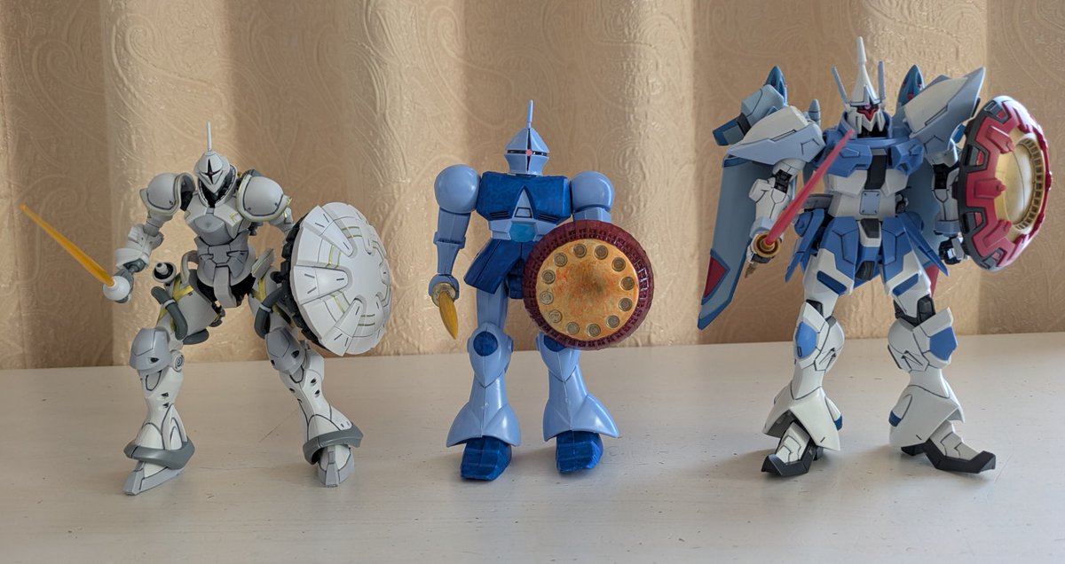 182Skyk's tweet photo. #ガンプラ
#ギャン
昭和の日だから昭和と令和のギャン！ https://t.co/U1DYYR8KUm