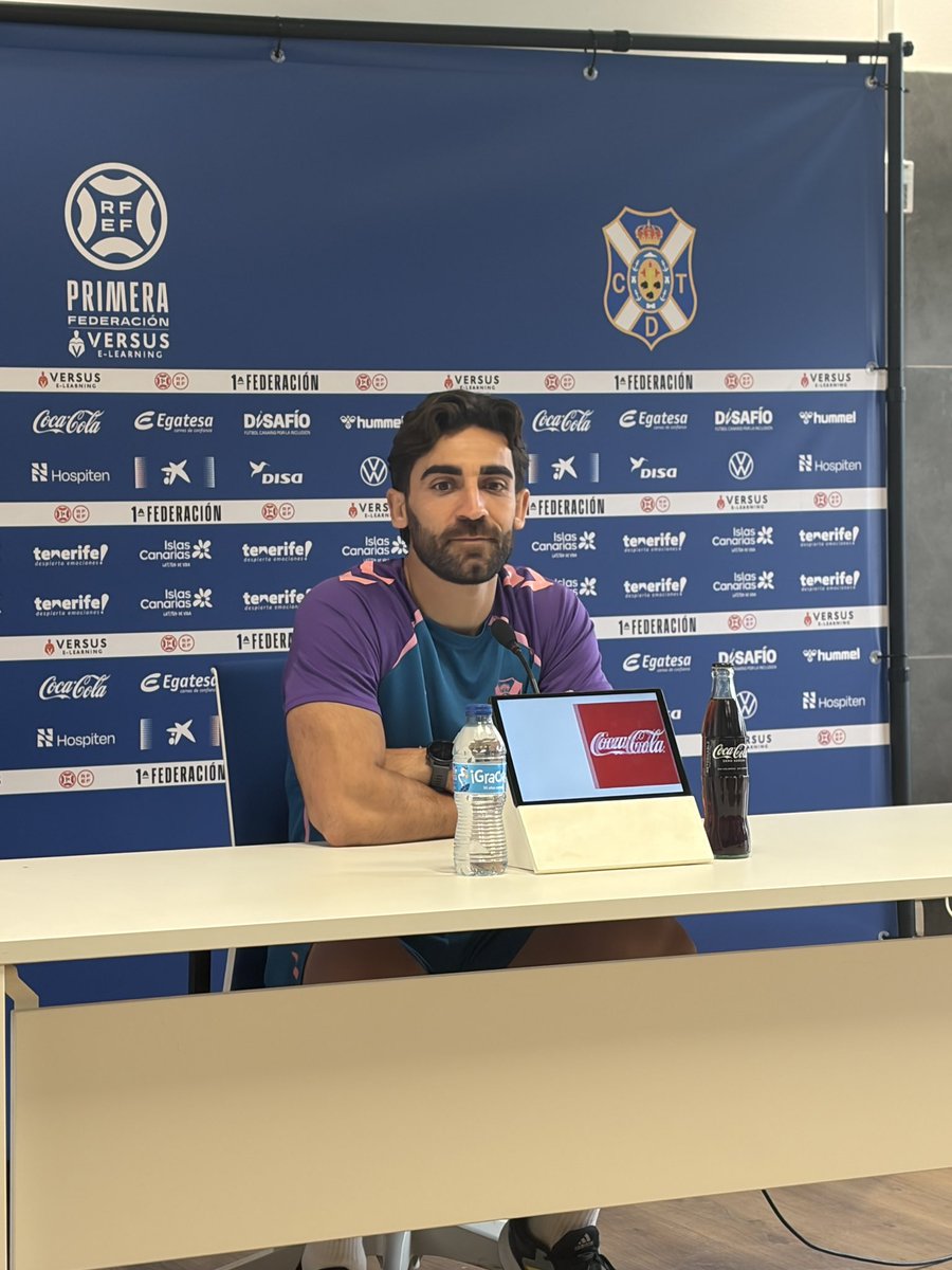 TodoGolesRadio's tweet photo. 🦁José León en sala de prensa:

🔹“Es una semana bonita y especial, hay que disfrutarlo sabiendo que es un partido más”

🔹“Jorge el psicólogo ha estado cerca esta semana porque es importante controlar las emociones” 

#CDTenerife ⚽️

📸 @Simon_Abreu31 https://t.co/m7Fqkrgm1T