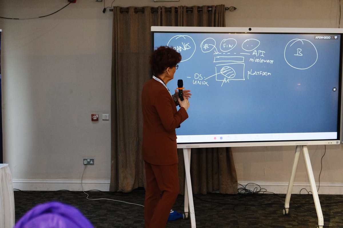 Texem_UK's tweet image. From AI hype to real value.
Participants and faculty exploring data quality, governance, and human judgment at The Wheatbaker.
#TEXEM #BeyondtheAlgorithm #AILeadership