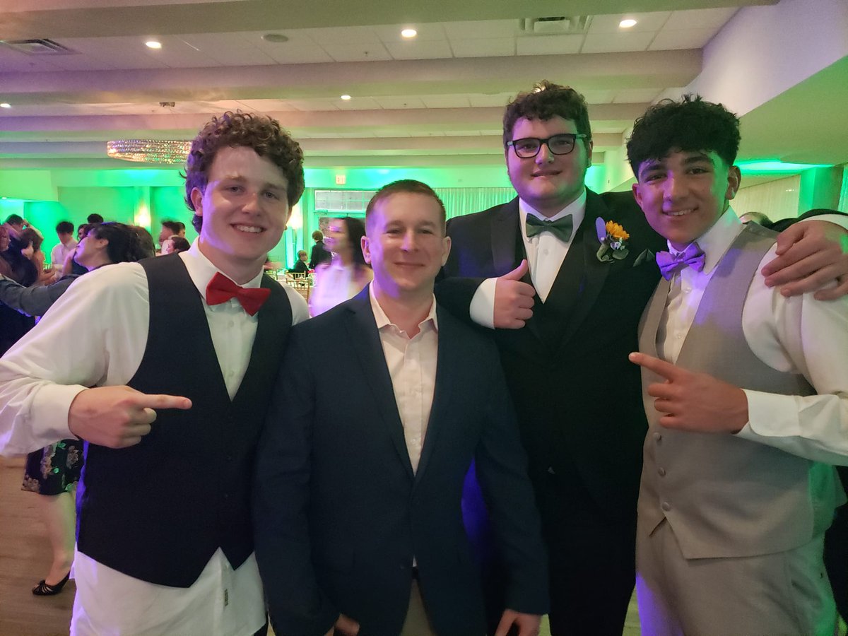 SeekonkHS's tweet photo. Prom season is upon us... #SeekonkHS #THROWBACK @SeekonkBoysBB https://t.co/TuQgd8pdbU