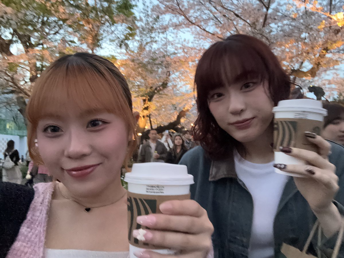 koko86_muse's tweet photo. 4/6
姉ちゃんとお花見行ってきました🌸
まだ桜ちゃんと見れてなかったから見れてよかった!!

上京してからお出かけする時は大体
姉ちゃんといっしょ笑
我ながら仲良い姉妹だと思います🫣

 #お花見 
 #姉妹 https://t.co/4KYIaA1zox