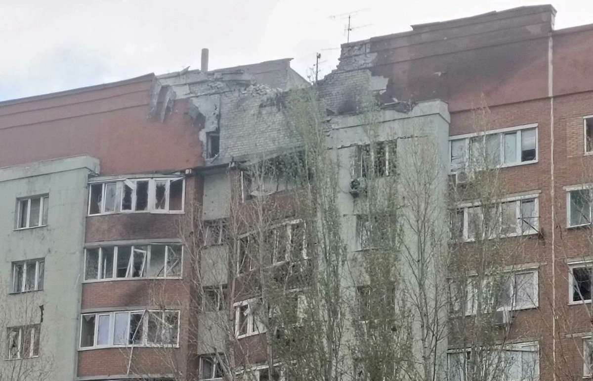 MID_RF's tweet image. 💬 #Захарова: Киевский режим продолжает террористические атаки против мирного населения.

За неделю от обстрелов и БПЛА укронацистов пострадали порядка 200 наших граждан, из них 174 ранены, включая 9 детей

▪️ убиты 24 человека, в т.ч. два ребёнка.

#ПреступленияКиевскогоРежима
