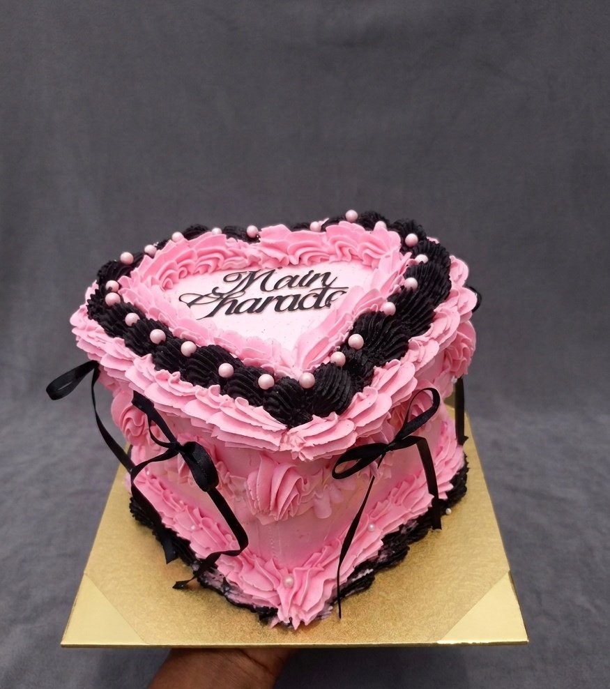Addawu_Dede's tweet photo. Giving you the perfect heart-shaped vintage cake for your next big moment. Because you deserve to be the center of attention! 🎀🖤
​📞 Order yours now: 0256391056
#MainCharacterEnergy #HeartCake #CustomCakes #VintageCake #Baking https://t.co/LBP5qCIAa6