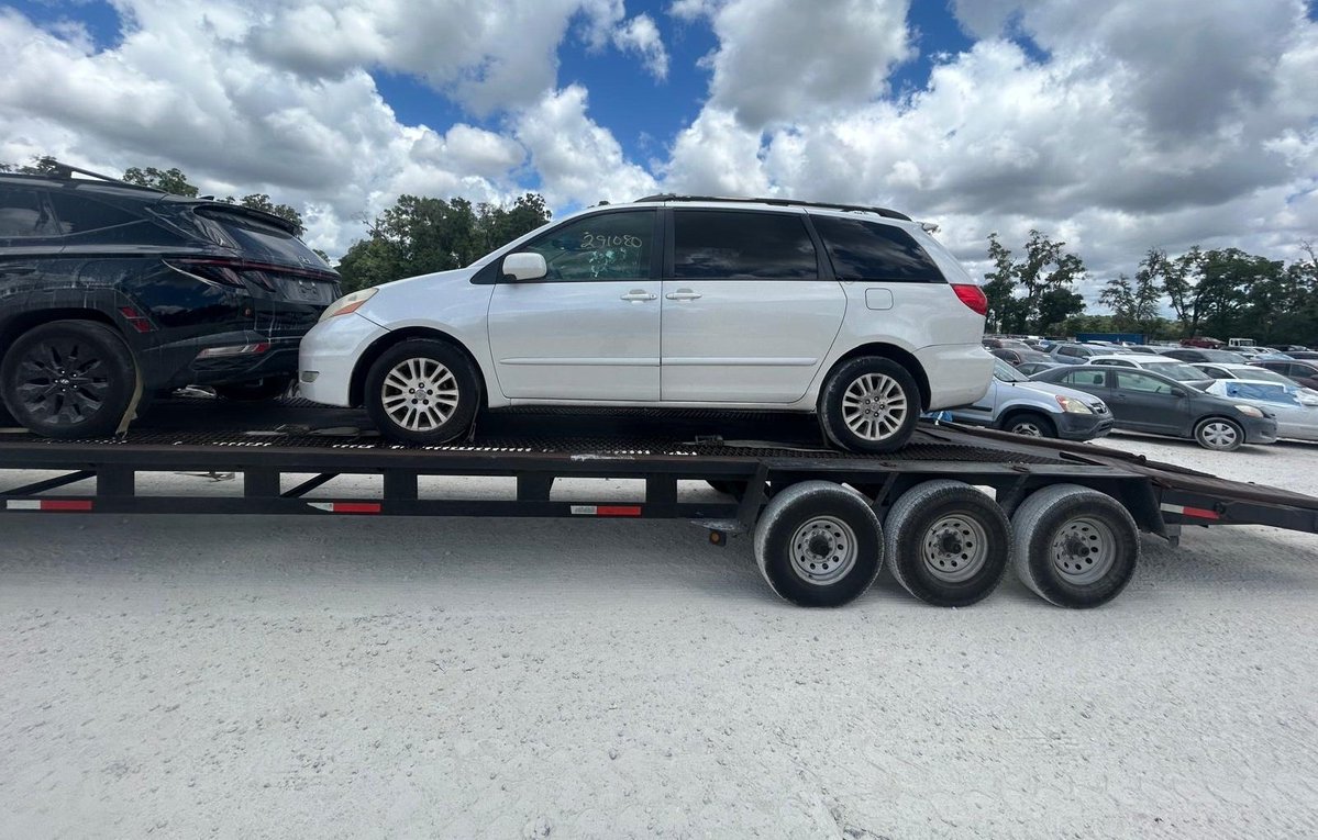 Kezie_logist01's tweet image. 2014 Toyota Rav4 🚘
Toyota Sienna 🚐
2015 Toyota Camry 🚗
Different class, same smooth delivery.
Kezie Logistics — precision in every move.
 #CarShipping #VehicleDelivery #LogisticsLife #SmoothDelivery #TrustedMovers