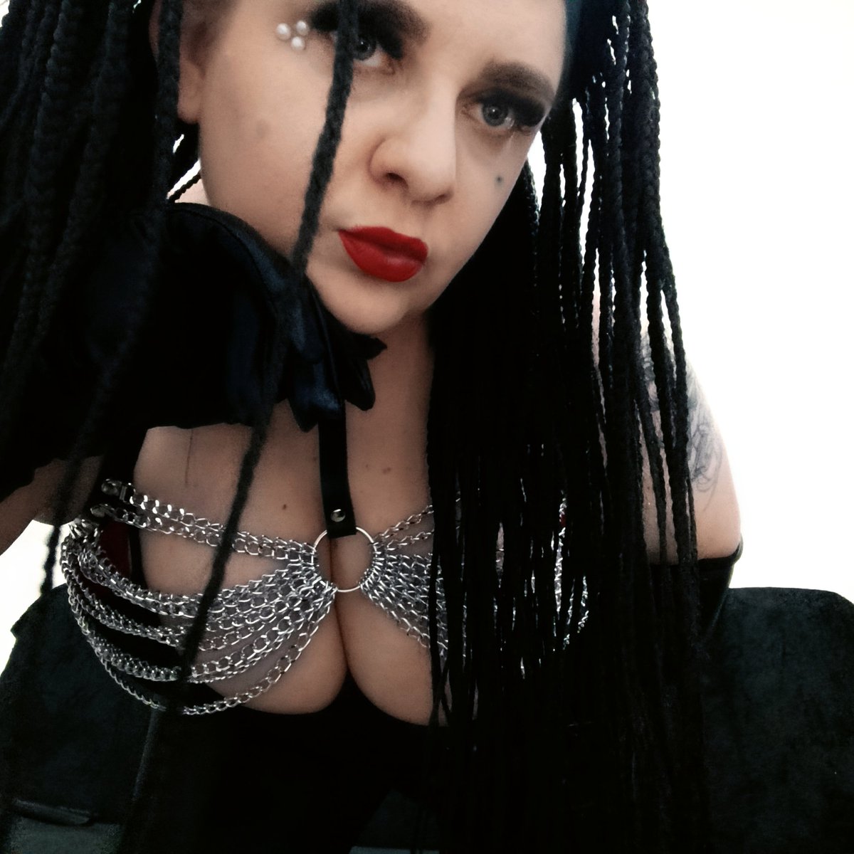 DemonQueen tweet media