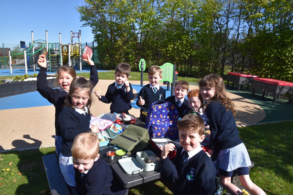 StItasPS's tweet photo. P2 picnic in the Spring Sunshine https://t.co/kt2z5Xd0Qo