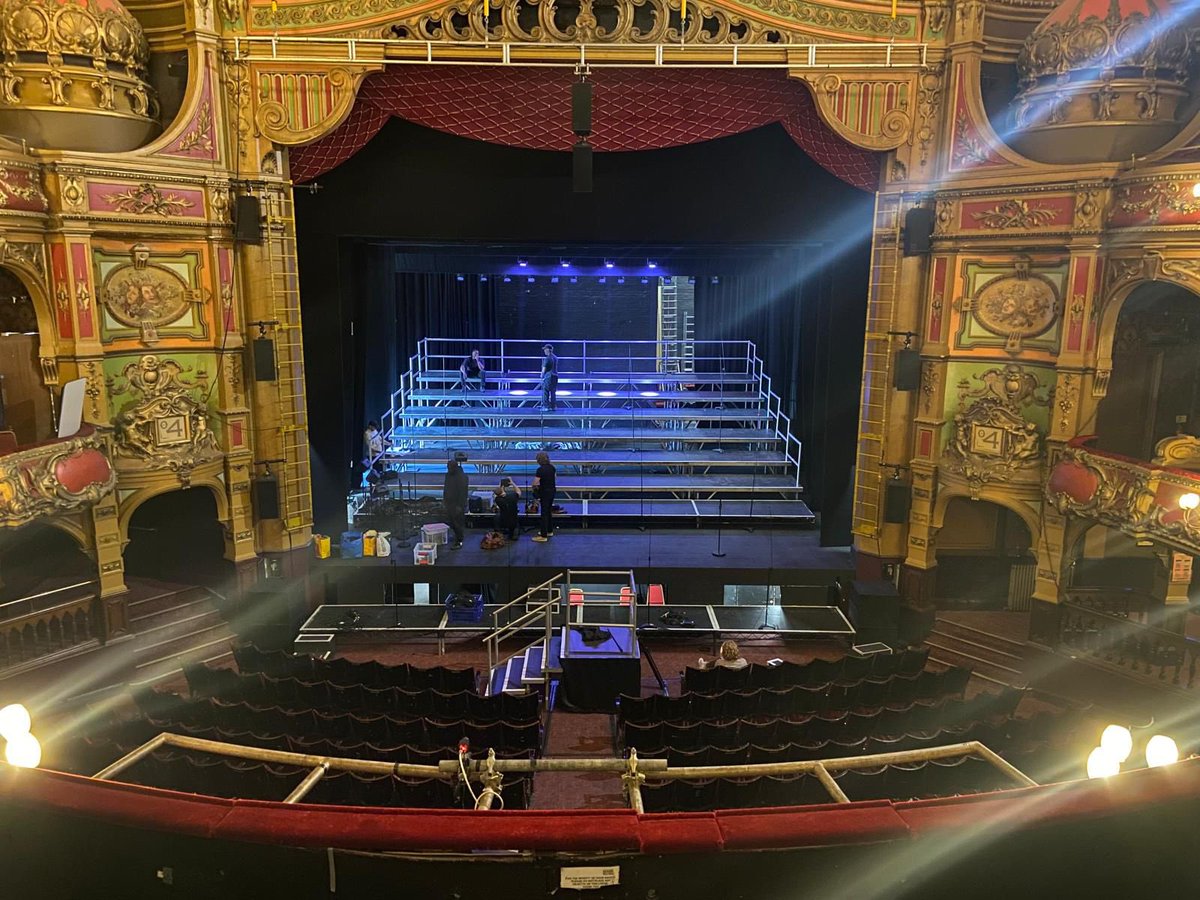 AlistageLtd's tweet photo. @LondonCityVoice : Reel to Real, over 300 performers came together at @HackneyEmpire to create one of the most vibrant and powerful choir performances imaginable. 😍

WOW! WOW! WOW!

📸: @CaroSwannie 👏🏽👏🏽👏🏽 https://t.co/vs9VGdYEoV