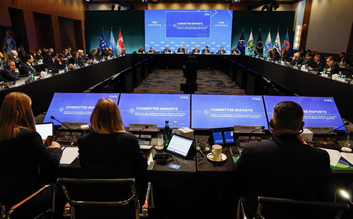 afa's tweet image. #FIFA Se celebra, en #Vancouver, una nueva reunión del Consejo de la FIFA con la presencia del Presidente, Claudio Tapia. 

En estas primeras jornadas se trataron diversos temas vinculados a las competiciones, nuevas reglamentaciones y aspectos financieros de las 48 federaciones