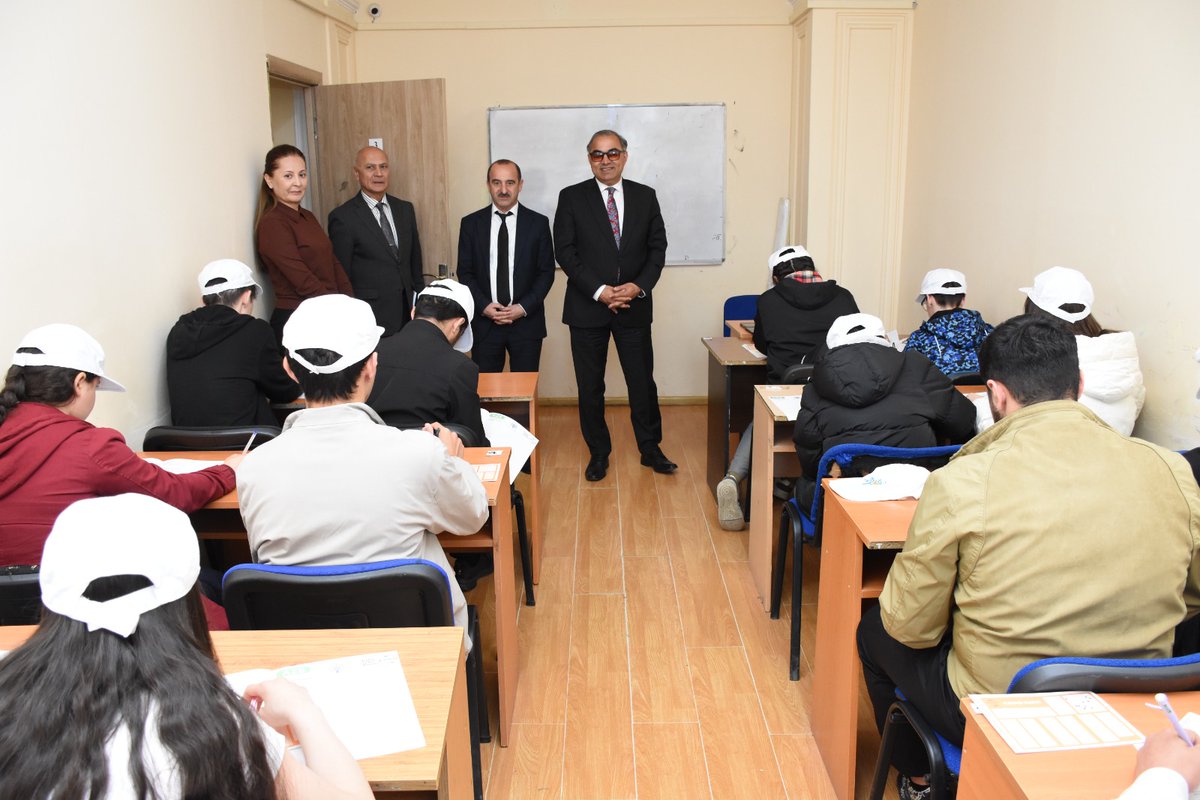 QaradagRT1993's tweet photo. Qaradağ rayonunda Ümummilli Lider Heydər Əliyevin anadan olmasının 103-cü ildönümü ilə əlaqədar silsilə tədbirlər davam edir. Əli Əmirov adına Mədəniyyət Sarayında məktəblilər arasında təşkil olunmuş Bilik Olimpiadası ilə intellektual yarışlara start verilib.

#YAPQaradağ https://t.co/FuF1ALkpbp