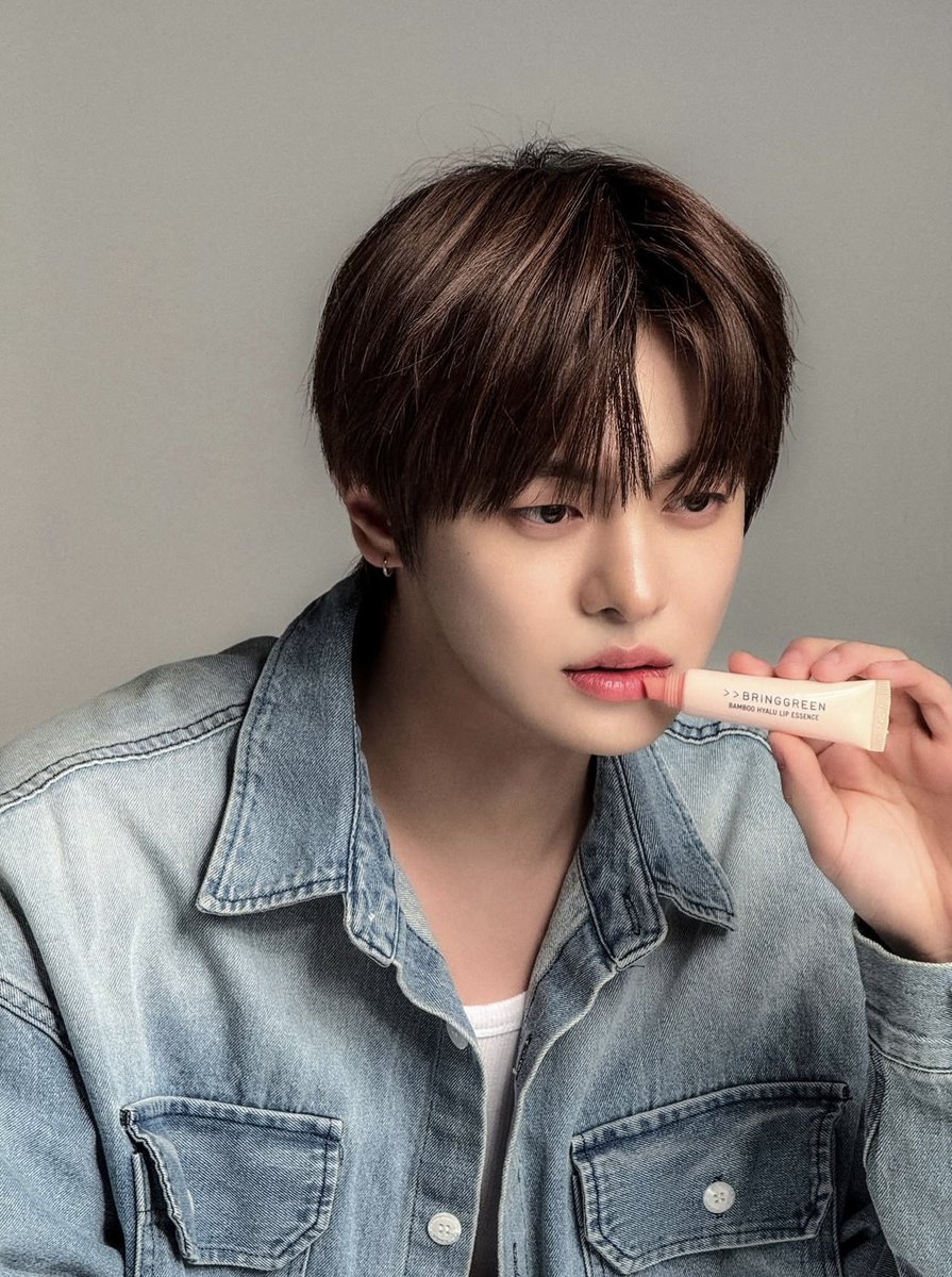 LEOZ_INA's tweet image. [📸] 290426 — ALPHA DRIVE ONE INSTAGRAM POST UPDATE with LEO

"𝖡𝖱𝖨𝖭𝖦𝖦𝖱𝖤𝖤𝖭 𝖡𝖾𝗁𝗂𝗇𝖽 🌱"

🔗 instagram.com/p/DXtlhzAGgGZ/

#리오 #LEO #ALD1_LEO
#LEELEO #이리오 #リオ #李理悟
#ALPHADRIVEONE #ALD1 #알파드라이브원